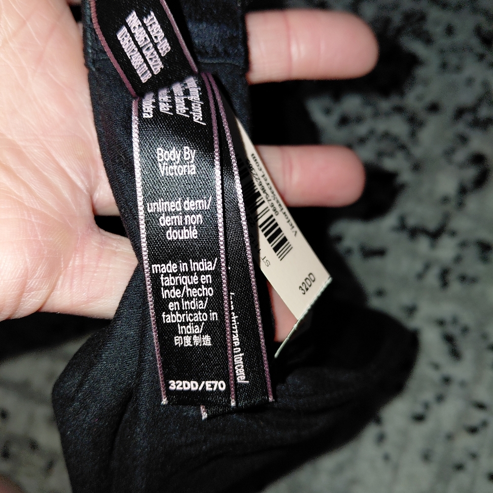 NWT Victoria's Secret Body by Victoria Unlined Demi Bra 32DD Solid Black - Picture 15 of 16